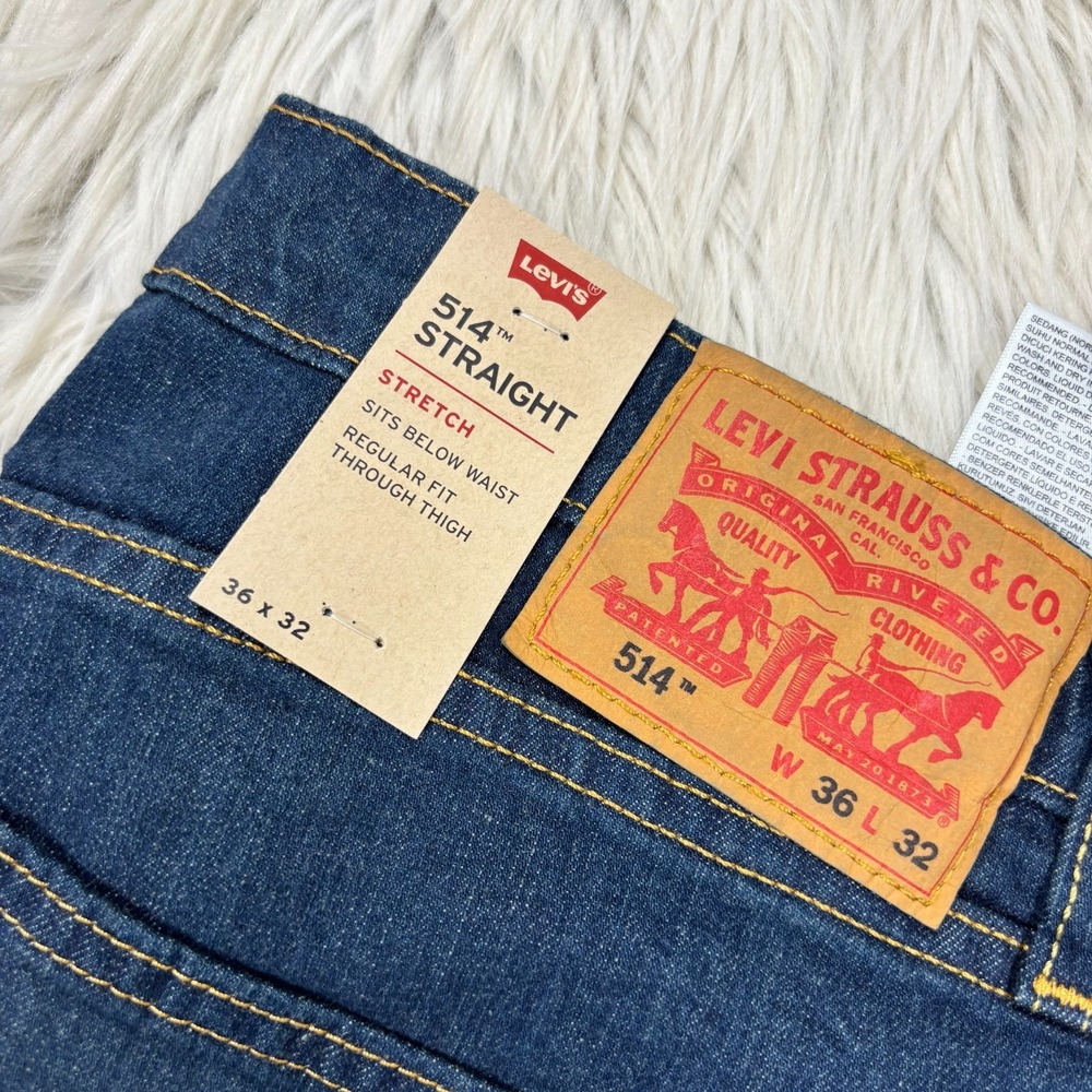 NWT Levi's Men's 35 x 32 Medium Wash 514 Straight Leg‎ Jeans Classic - Picture 3 of 7